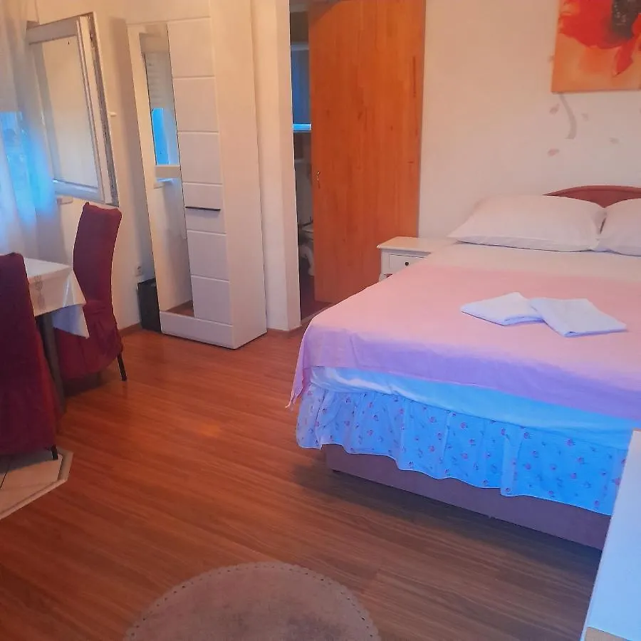 Delux Apartments Vele Croatia